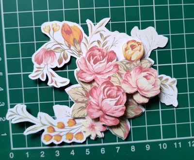 Scrapki papierowe, gotowe, kwiaty 3D (2)