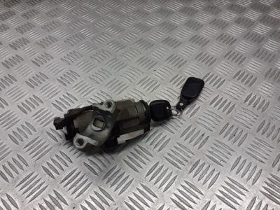 Замок запалювання з ключ toyota yaris i 89783-0d010 фото №1