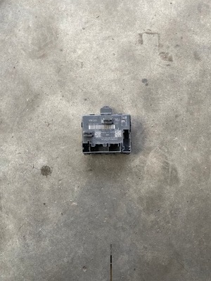 Audi модуль блок управления дверь 8w1959592 фото №1