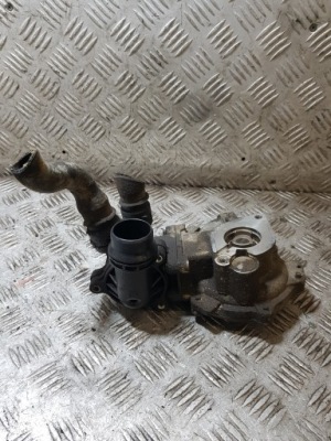 Насос води bmw e46 фото №1