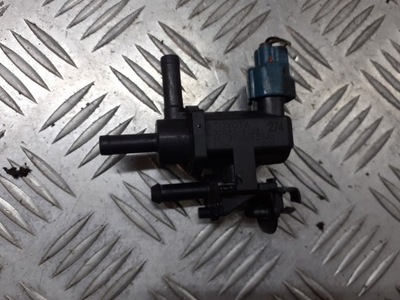 Клапан вакуумa toyota avensis t25 2.0 vvti фото №1