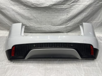 Бампер задня задній jaguar e-pace фото №1