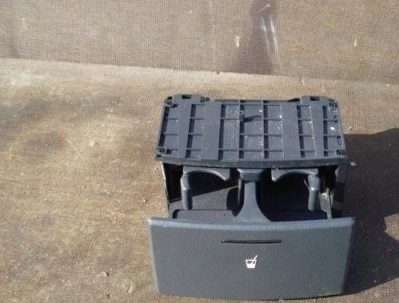 Kia sorento 02-09 бардачок кронштейн na кружки фото №1