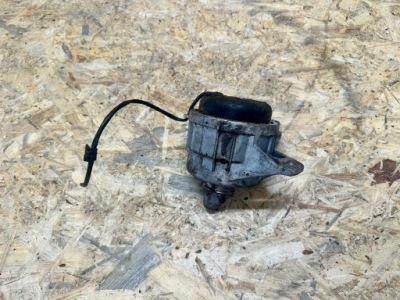 Mercedes gle w167 кронштейн подушка двигуна a1672405900 фото №1