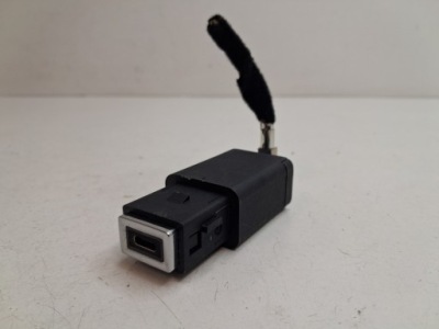Разъём port usb peugeot 2008 citroen 9848394780 фото №1