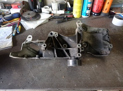 Renault scenic i 1.6 16v - кронштейн генератора фото №1