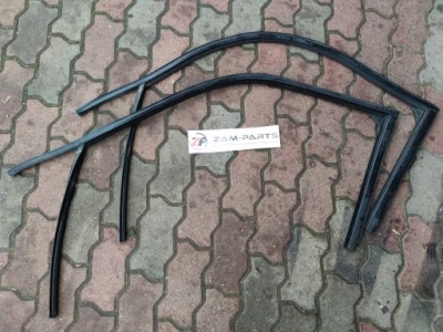 Прокладка скло лівий перед audi a3 8l 3d фото №1