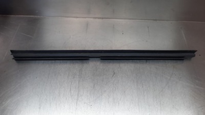 Прокладка молдинг уплотнитель дверь левый задняя volvo v70 iii 08-16r фото №1