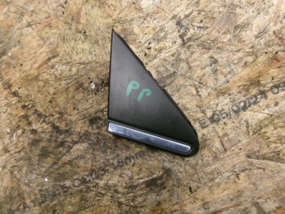 Toyota avensis t25 трикутник крила правий перед фото №1