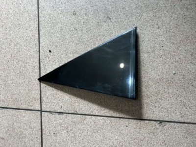 Трикутник рамка прокладка двері скло лівий задня audi a6 c5 kombi фото №1