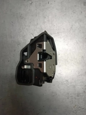 Bmw 4 f32 f33 замок правый перед фото №1