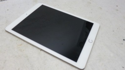 APPLE iPAD GEN5 A1567 42GB