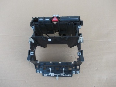 Рамка радіо audi a3 8p 8p0858005b фото №1