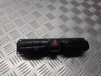 Выключатель света аварийных mercedes w203 2.0 2038210551 фото №1