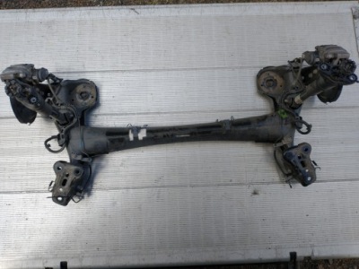 Peugeot 2008 2021 год балка ось задняя тормозные диски суппорт комплектная фото №1