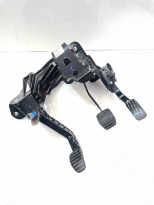 Комплект педалей gaz тормоз сцепление renault master movano iii - 8200672367 фото №1