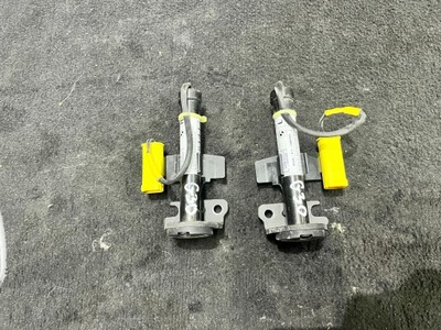 Bmw 5 g30 g31 патрон капот піротехнічний фото №1