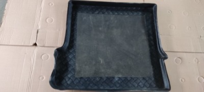 Bmw x3 e83 гумовий елемент обшивка багажника фото №1