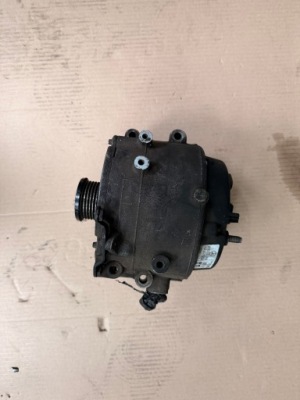 Mercedes w203 2.2 cdi генератор a0001502550 фото №1