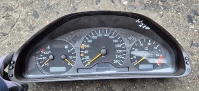 Счетчик приборная панель 2105403848 mercedes фото №1