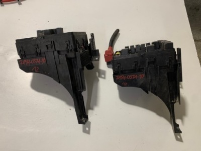 7154-0571-30 коробка запобіжників maserati ghibli 2013- фото №1