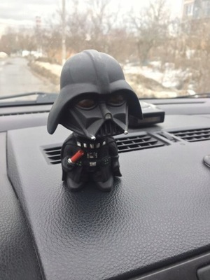 Figurka Darth Vader z ruchomą głową do auta