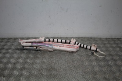 Шторка безпеки права evoque ii 2 l551 j9c3-14k159-ac фото №1