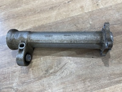 Кронштейн передний дифференциал land rover range rover l405 c9s2a фото №1