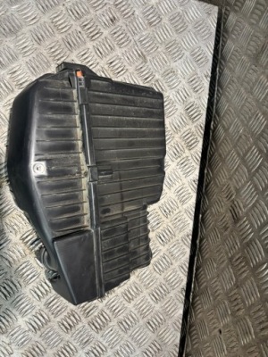 Корпус фильтра воздуха peugeot 208 ii 9813534180 фото №1