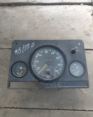 Mercedes w631 mb100 счетчик приборы 6316890590 фото №1