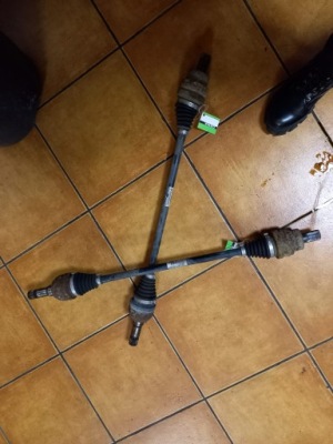 Volvo xc90 2.4 2.9 приводной вал правая  левая задний p30651528 фото №1