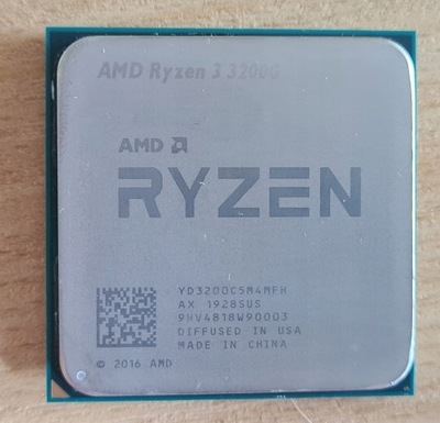 Procesor AMD Ryzen 3 3200G 4 x 3,6 GHz AM4 Vega 8