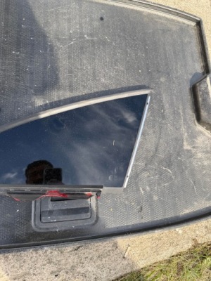 Скло кузовна права mercedes eqe v295 фото №1