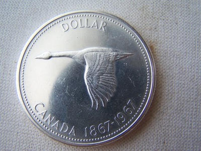 - KANADA -- 1967 -- 1 Dollar -- SREBRO