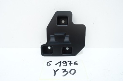 Hyundai i30 iii fastback 2017- заглушка решітка бампера правий перед фото №1