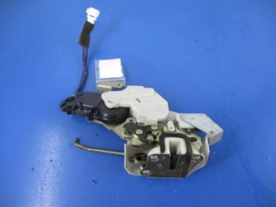 Suzuki liana i kombi замок правый задняя 4pin фото №1