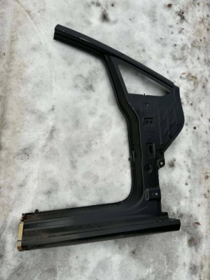 Блок двигуна поріг правий vw golf sportsvan фото №1