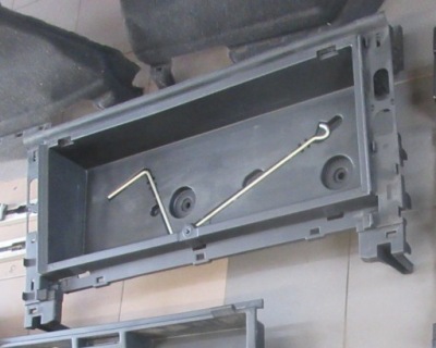 Вкладыш бардачок багажника avensis t27 kombi фото №1