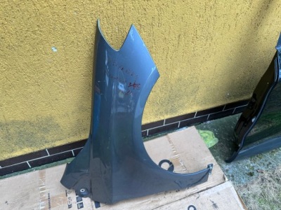 Mercedes b klasa 246 крила правий оригінальний фото №1