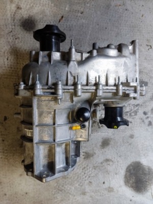 Редуктор коробки jeep wrangler 68240453ac фото №1