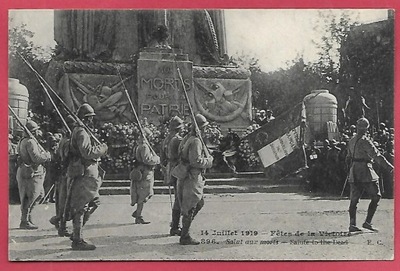 Paryż defilada Zwycięstwa generał wojsko żołnierz konie 1919