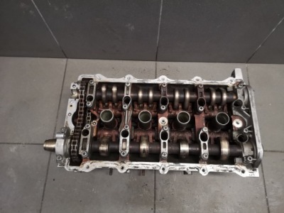 Головка комплектна ліва audi a8 d3 4.2 077103373an фото №1
