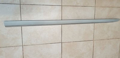 Молдинг двері лівий перед mercedes r w251 срібляста хром оригінальний номер фото №1