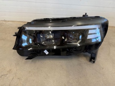 Opel combo e 1982 лампа передня фото №1