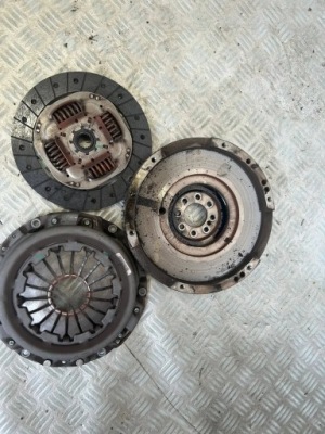 Комплект сцепления диск прижим fiat alfa romeo lancia opel 55254796 фото №1