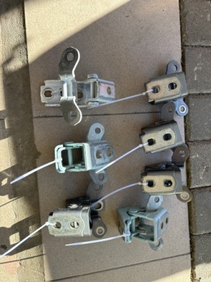 Петлі двері renault twingo iii 14- фото №1