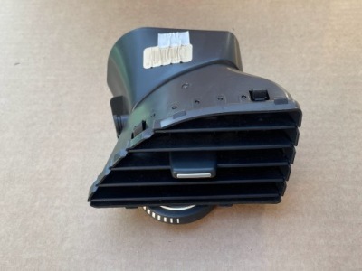 Решётка впуск воздуха правая renault megane 3 cc оригинальный номер 687607741r фото №1