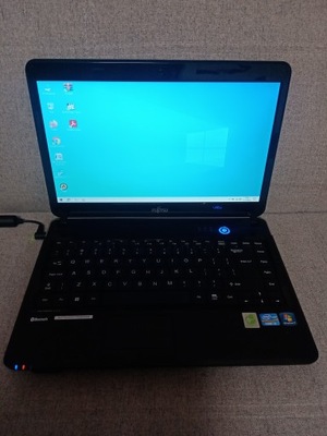 FUJITSU LH531 14,0'' I3 4 GB RAM SSD 256GB STAN DB