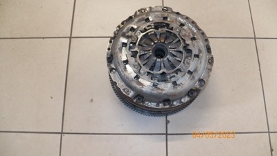 RUEDA DE DOS MASAS AUDI A4 B8 2.0 TDI 0B2105266T  