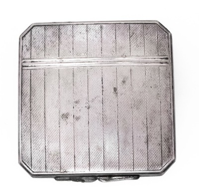 STARA POSREBRZANA PUDERNICZKA